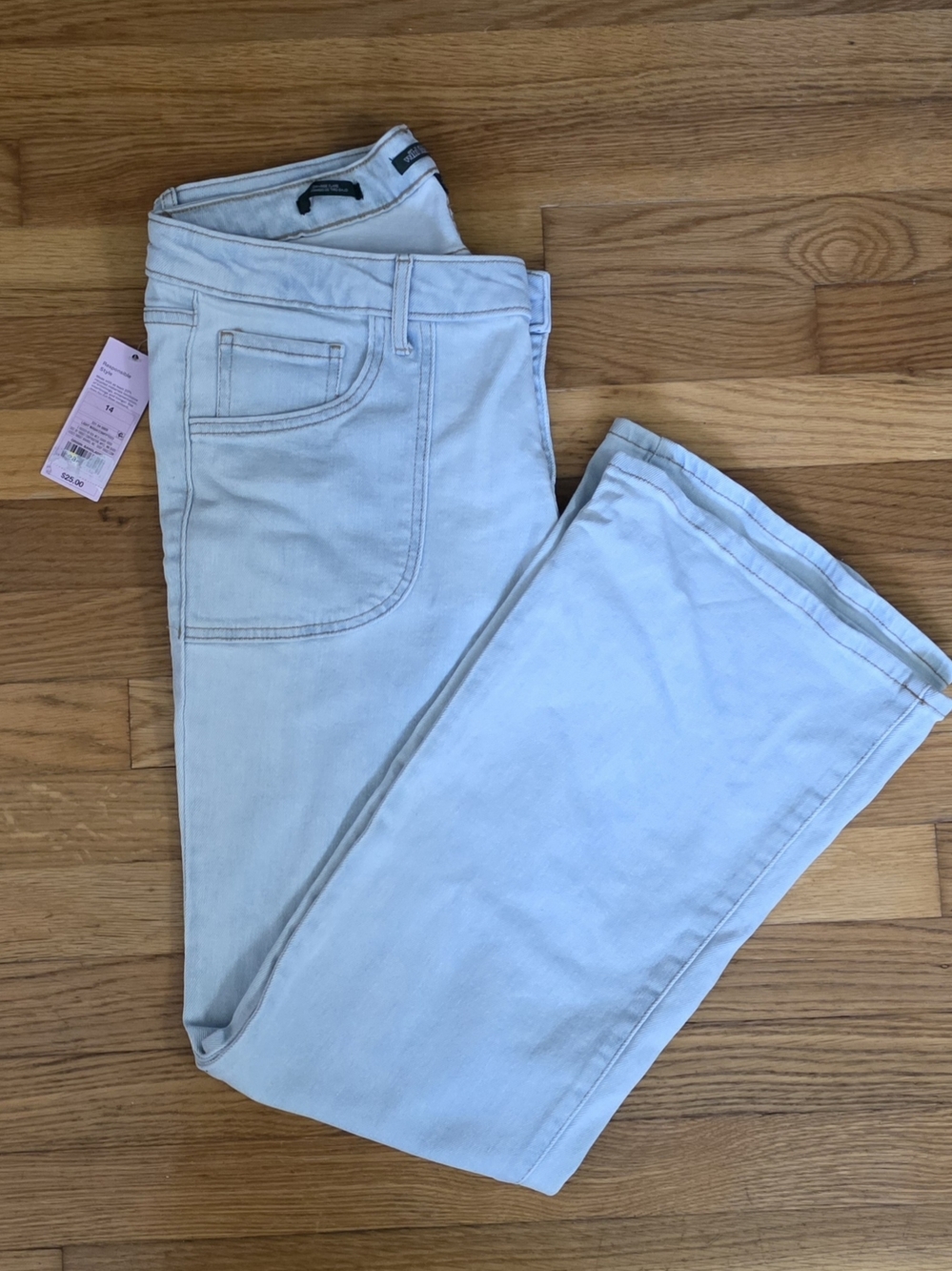 NWT Wild Fable Light Wash Button-Fly Flare Jeans - Size 14